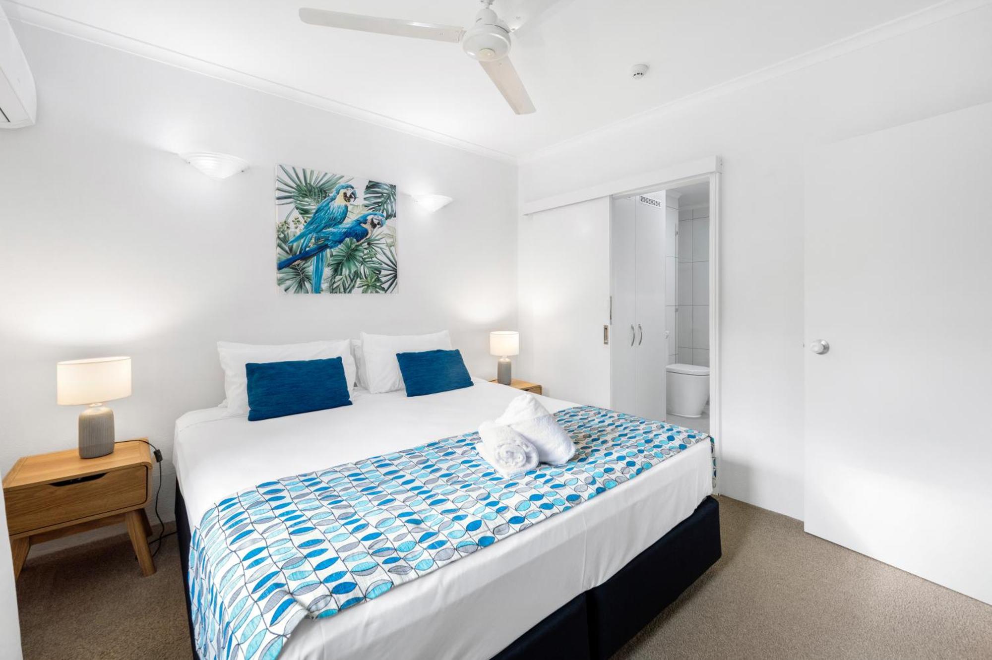 Marlin Waters Beachfront Apartments Палм-Коув Экстерьер фото